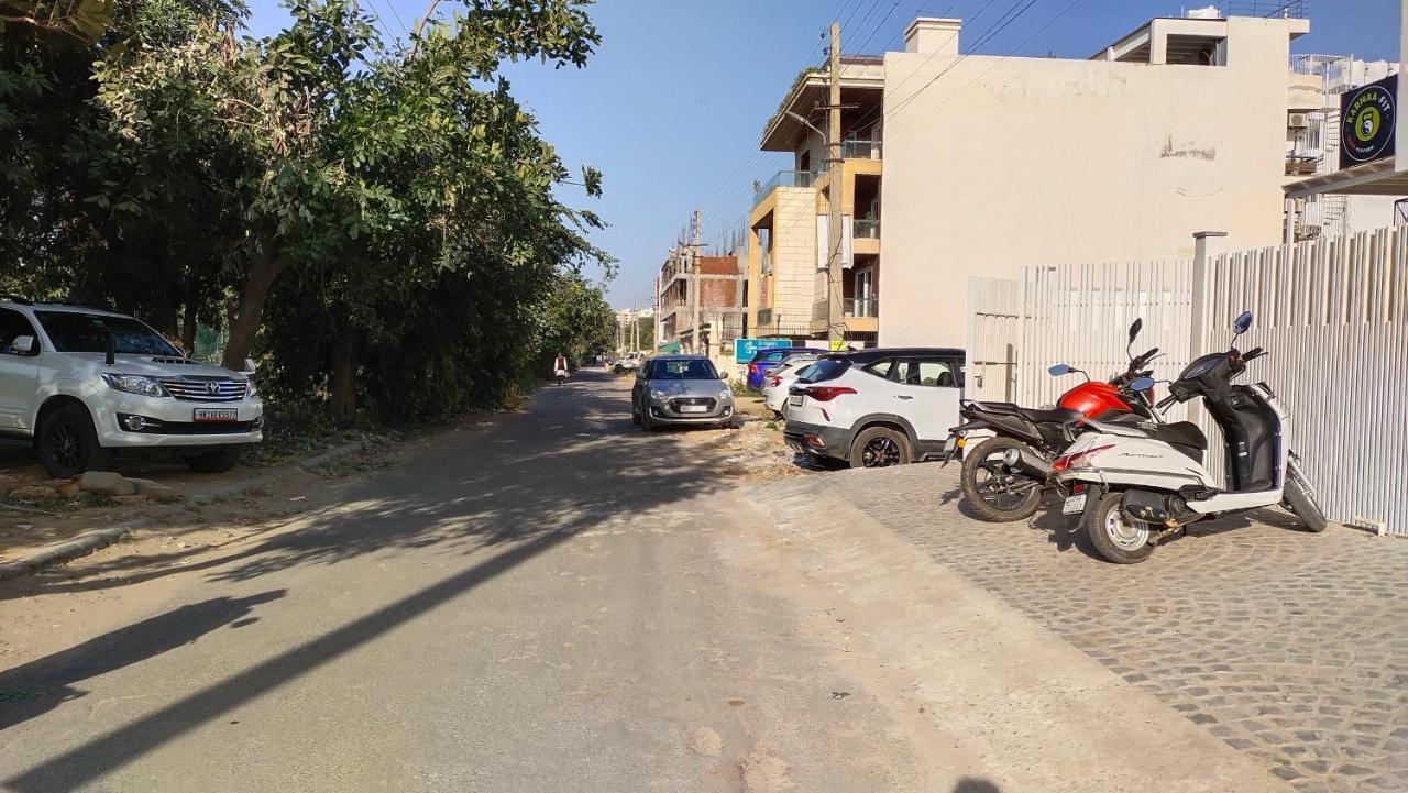 Saltstayz Sector 52 - Ardee City Mall Gurgaon Exterior foto