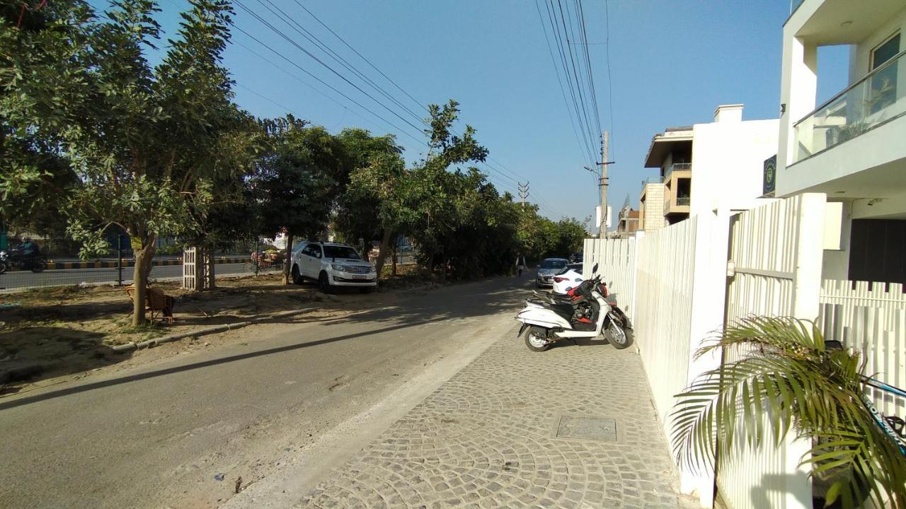 Saltstayz Sector 52 - Ardee City Mall Gurgaon Exterior foto
